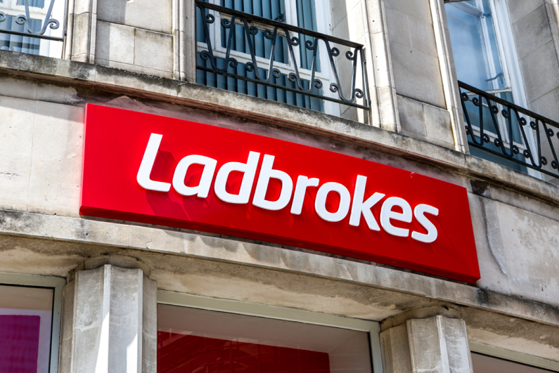 ladbrokes-retail-sign